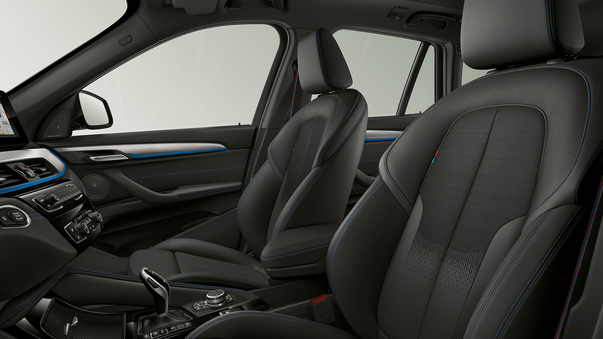 BMW X1, модел M Sport, навлаки BMW X1, модел M Sport, внатрешност со фокус на навлаки