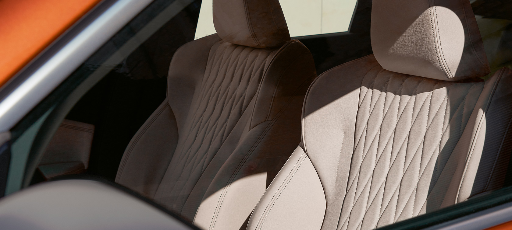 BMW X1 xDrive23i U11 ICE xLine Utah портокалова металик карактеристики на внатрешноста Карактеристики на внатрешноста BMW X1 xDrive23i U11 ICE xLine Utah портокалова металик 20-инчни тркала BMW Individual од лесна легура со повеќе краци 869 I