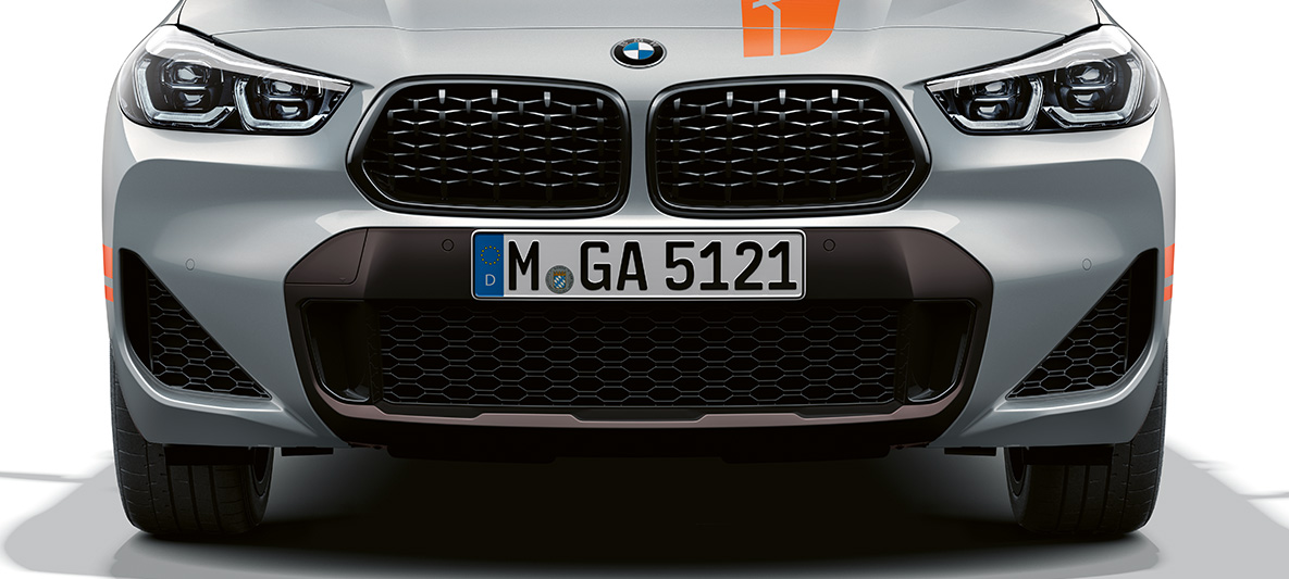 Двојна бубрежна маска BMW X2 F39 BMW X2 2020 F39 Brooklyn Grey поглед однапред двојна бубрежна маска