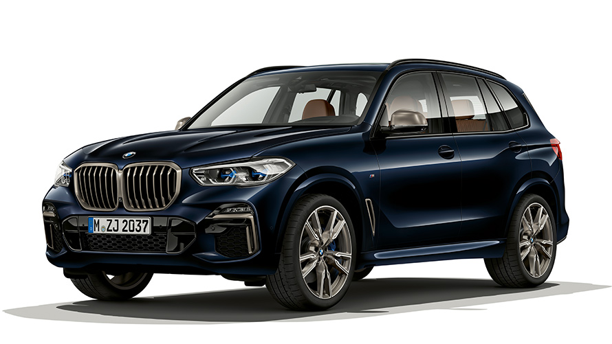 Ноќен кадар на предниот дел на BMW X5 M50d