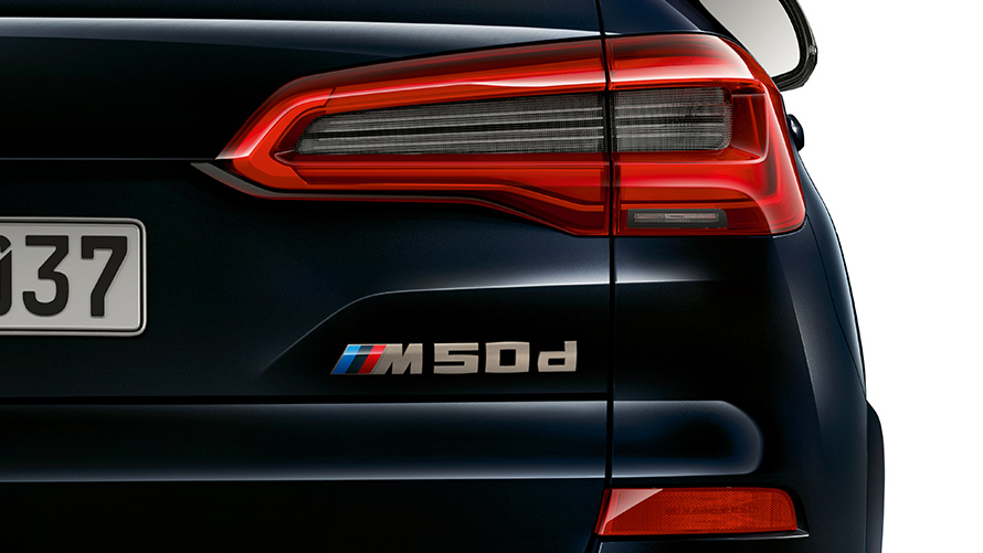 Детален кадар на ознаката на моделот за BMW X5 M50d