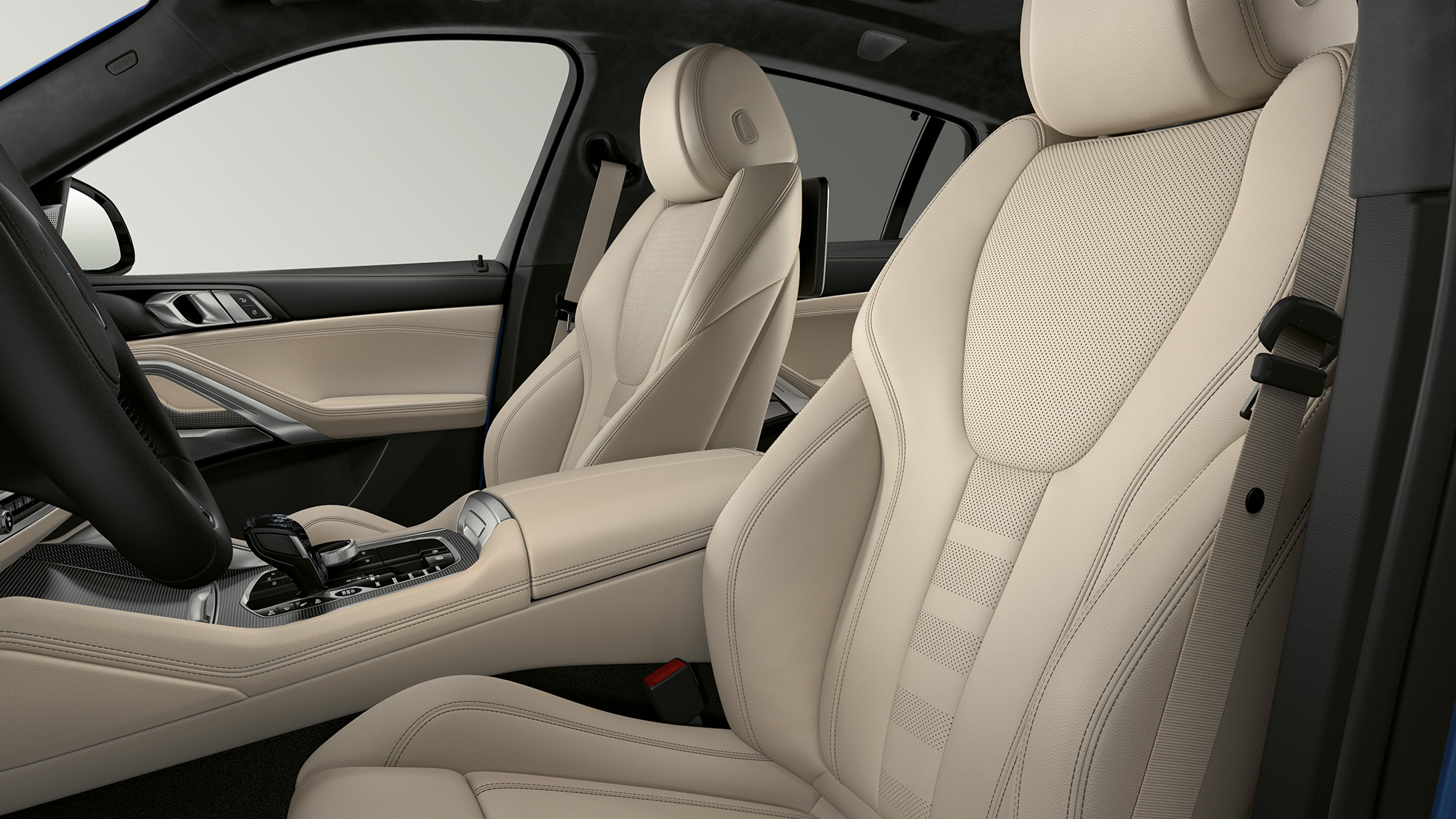 BMW X6 со M Sport пакет, навлаки. BMW X6 со M Sport пакет, со фокус на навлаки.