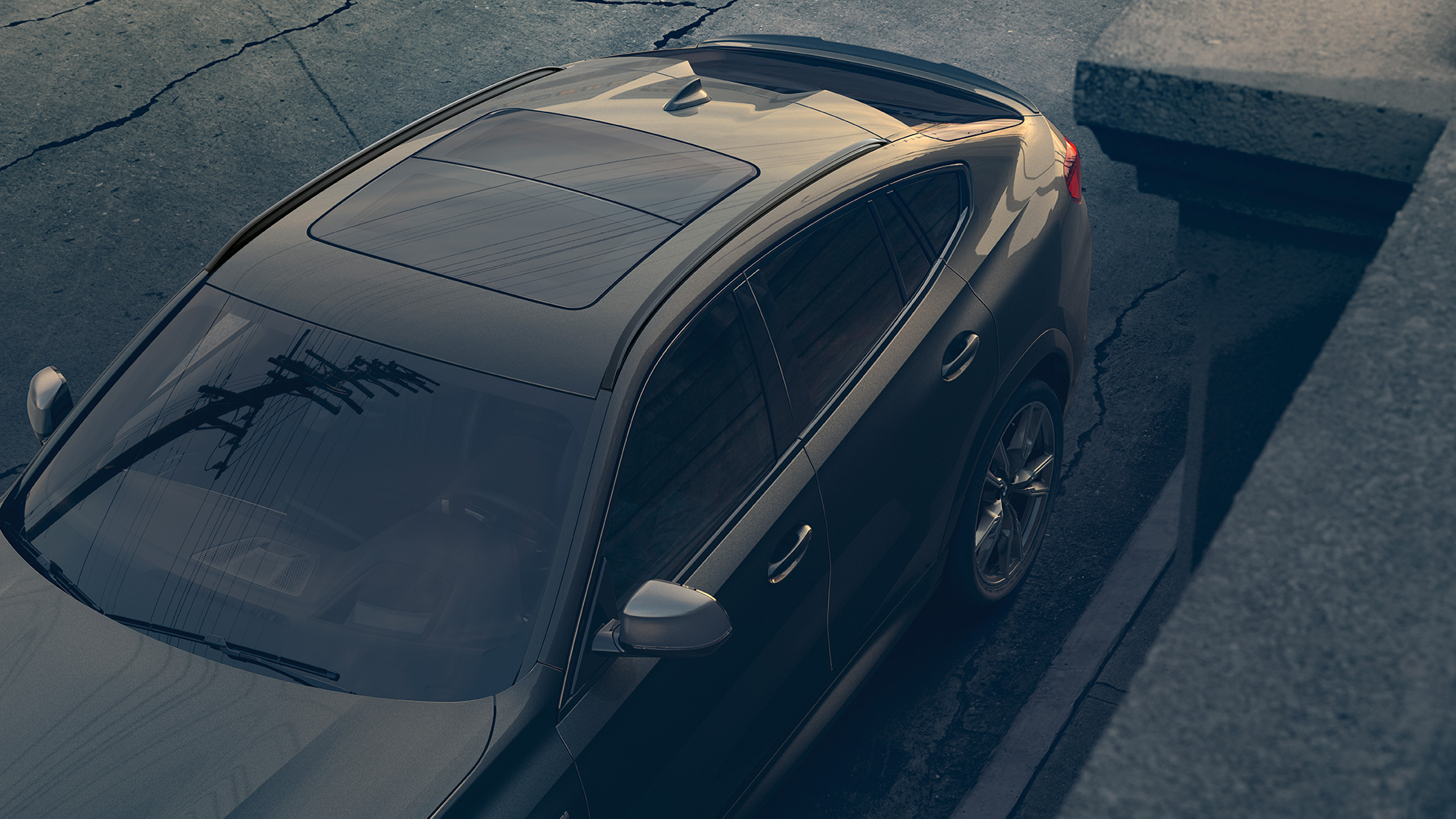 BMW X6 ‘Sky Lounge’ панорамски стаклен покрив Поглед одблизу на BMW X6 ‘Sky Lounge’ панорамскиот стаклен покрив