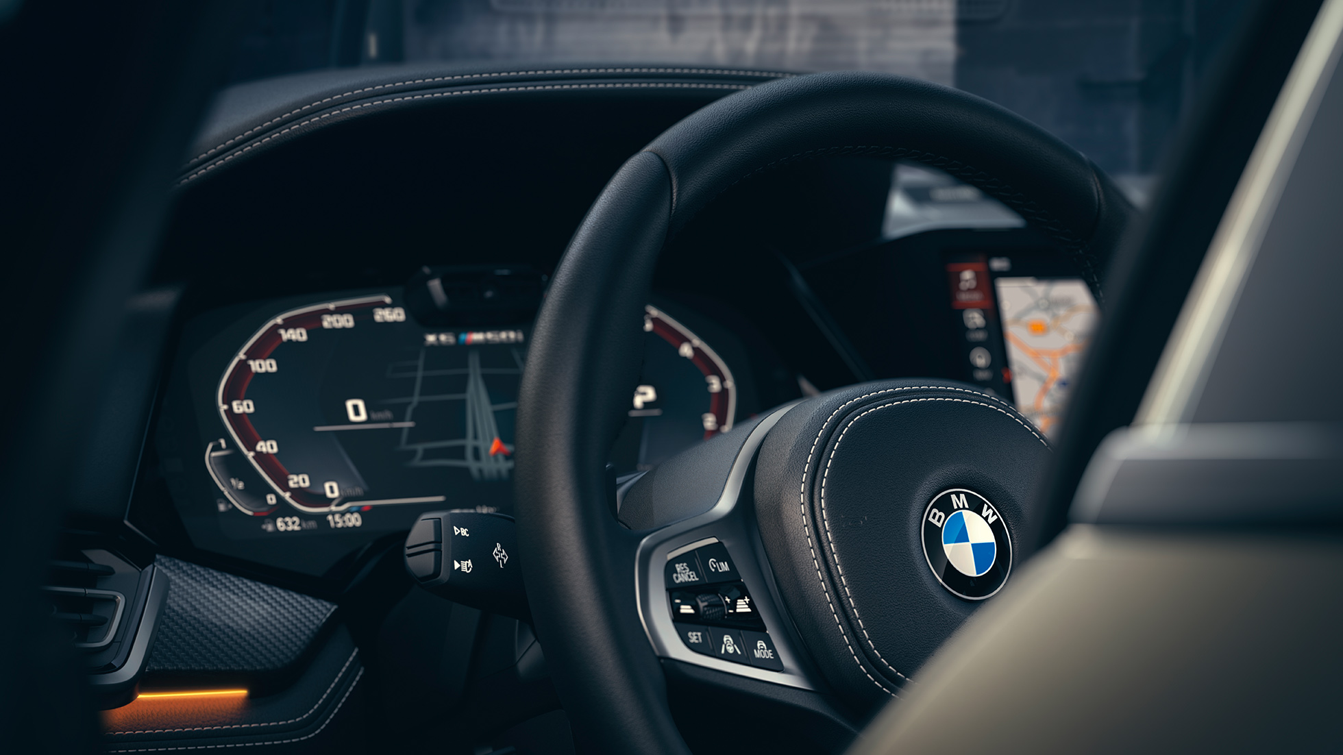 BMW системи за помош на возачот. Поглед одблизу на внатрешноста на BMW со фокус на инструмент кластерот.