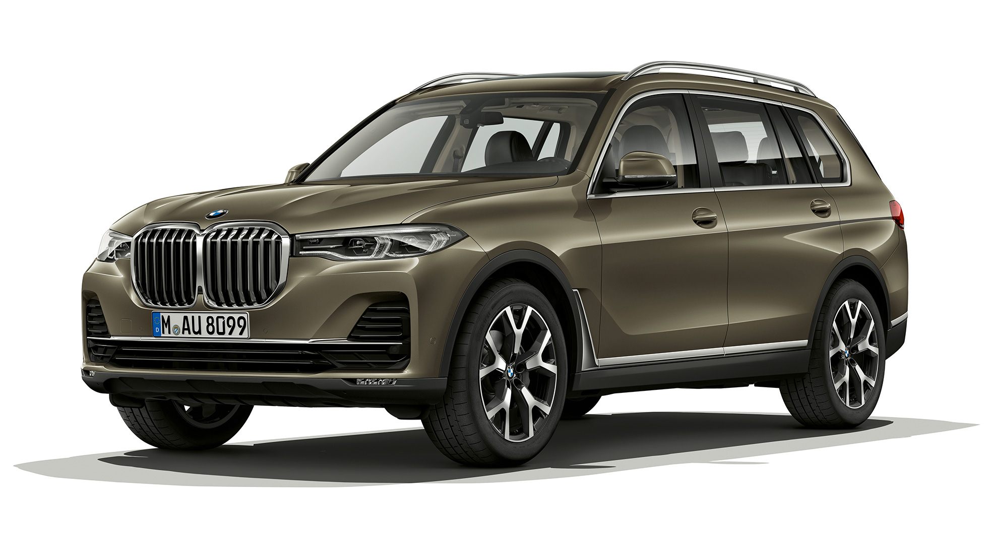 BMW X7 стандардна опрема Студиски кадар на BMW X7, тричетвртински преден кадар во Vermont бронзена боја