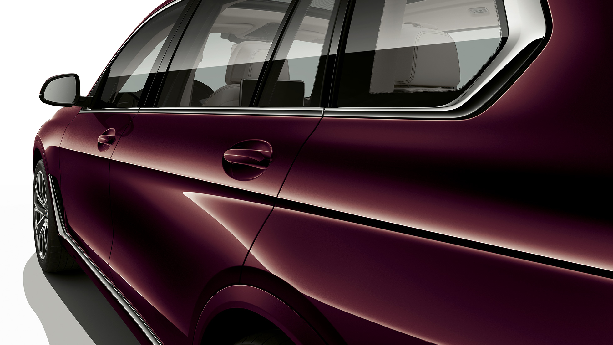 BMW X7, M Sport Package кабина Преден крупен кадар на возачката кабина на BMW X7 со M Sport Package елементи