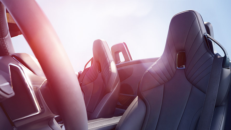 Внатрешен кадар на BMW Z4 First Edition Внатрешен кадар на BMW Z4 First Edition со отворен покрив, волан и седишта