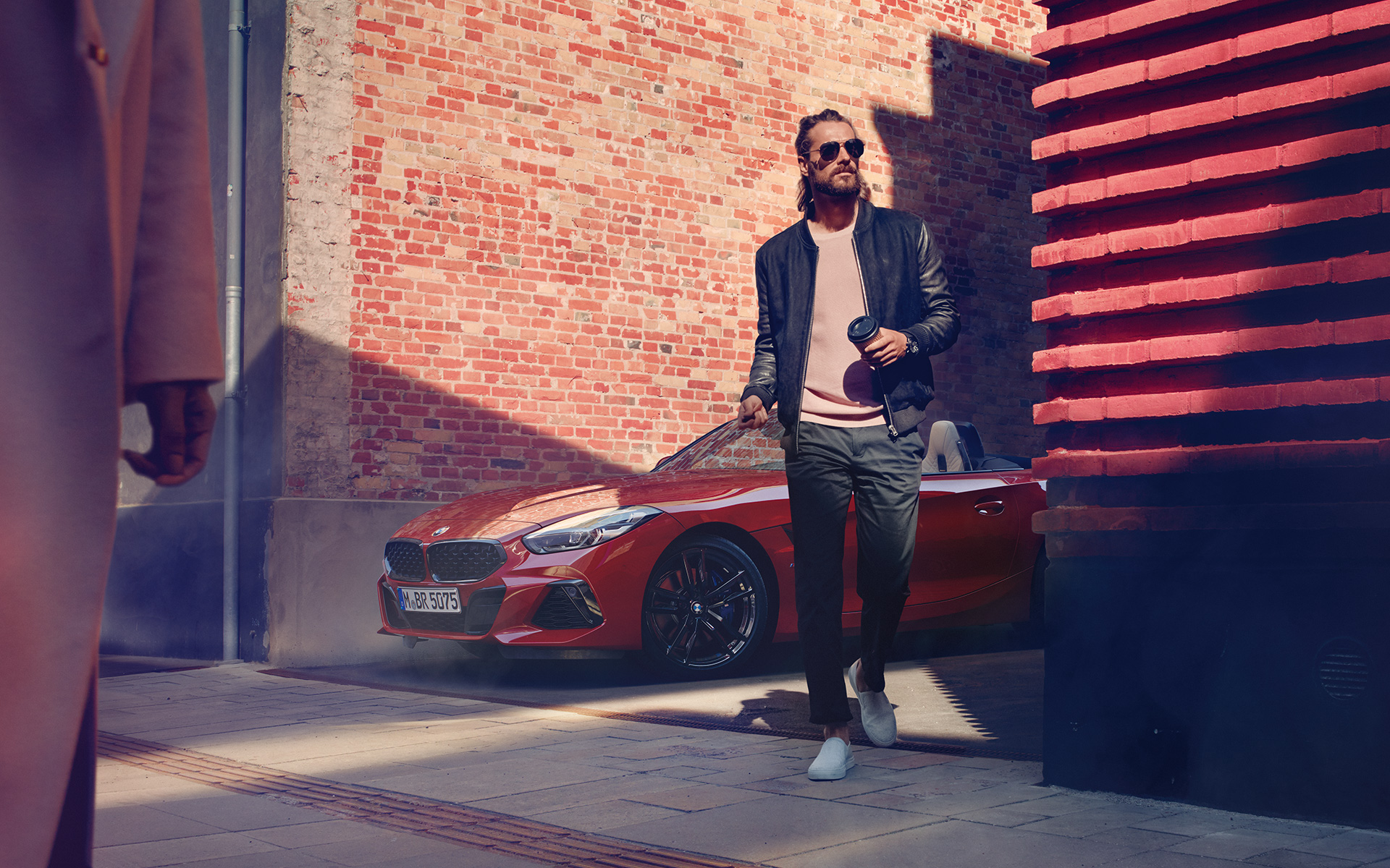 BMW Z4 Roadster (G29) во странична улица Маж во странишна улица пред BMW Z4 Roadster (G29)
