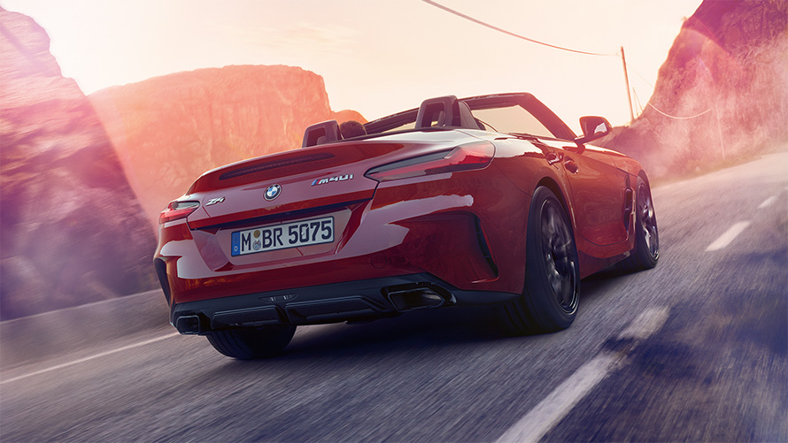 Заден кадар на BMW Z4 Roadster (G29) на пат