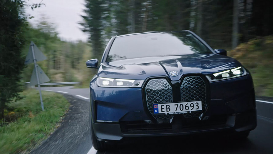 Удобност и забава при возење на BMW електрични возила на видео Удобност и забава при возење на BMW електрични возила на видео