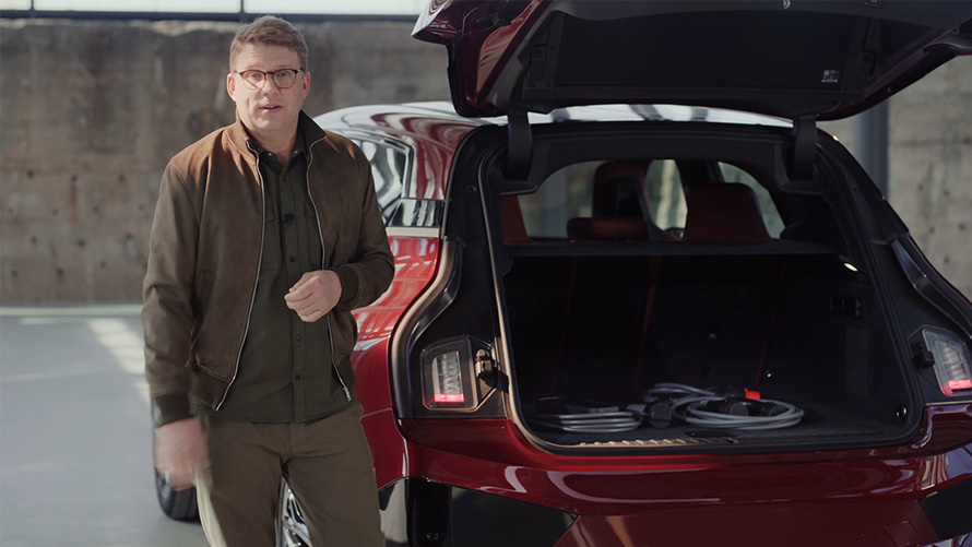 BMW електрични возила BMW iX полнење дома Flexible Fast Charger видео