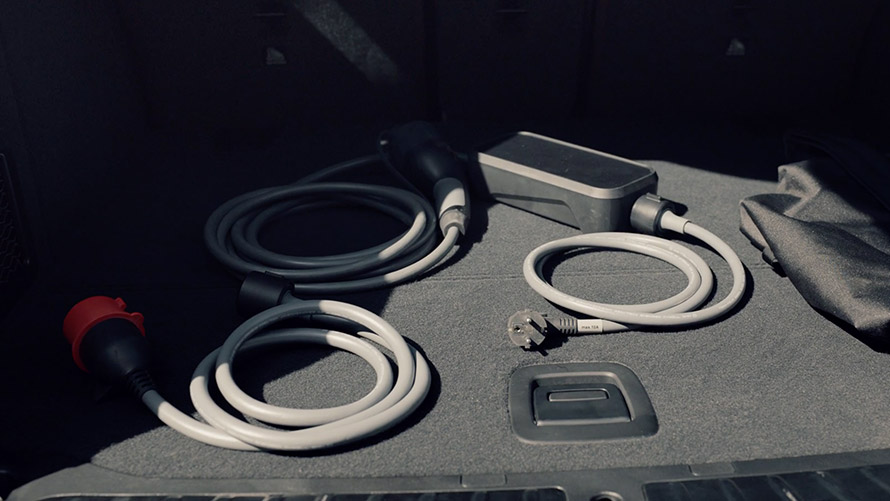 BMW електрични возила BMW iX3 полнење дома Flexible Fast Charger видео