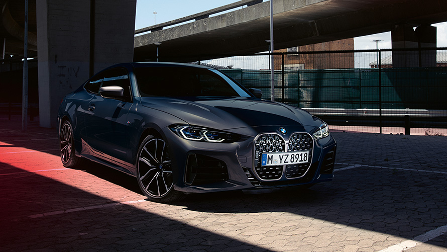 Три-четвртини поглед однапред BMW Серија 4 Coupe G22 2020 BMW M440i xDrive Arctic Race Blue металик G22 2020 три-четвртини поглед однапред
