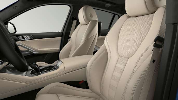 BMW X6 со M Sport пакет, со фокус на навлаки. 